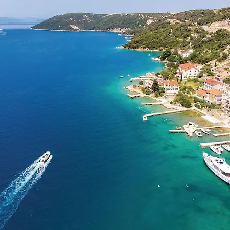 بيت للعطل Luxurious In Supertarska Draga *