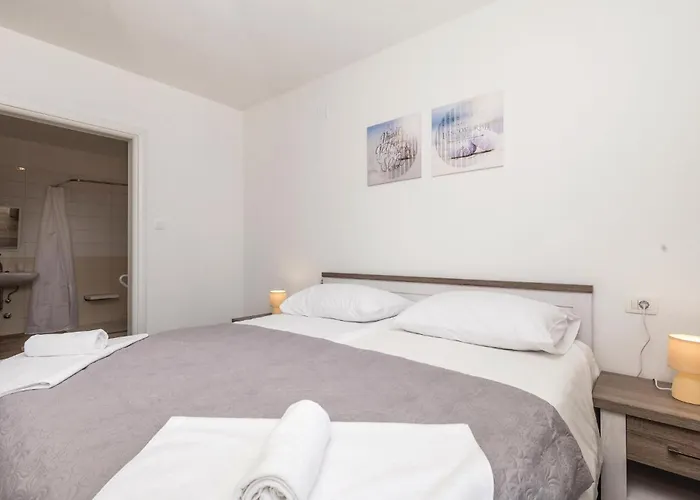 Pet Friendly In Supertarska Draga Hébergement de vacances
