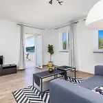 Luxurious In Supertarska Draga * Supetarska Draga