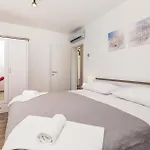 Ferienhaus Luxurious In Supertarska Draga Supetarska Draga