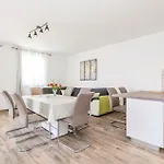 Ferienhaus Luxurious In Supertarska Draga Supetarska Draga