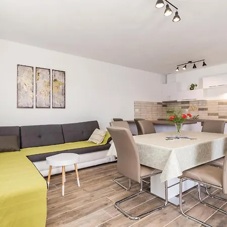 In Supertarska Draga With Wifi Holiday home *