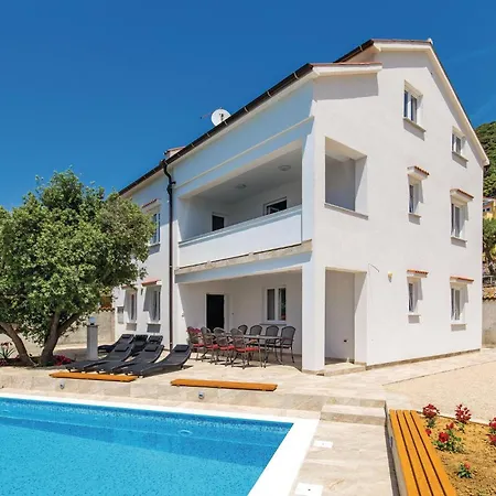 Holiday home In Supertarska Draga With Wifi *