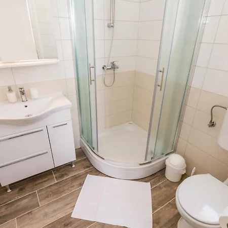 Holiday home In Supertarska Draga With Wifi *