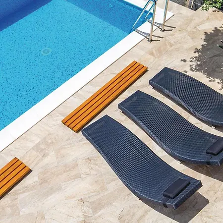 Holiday home In Supertarska Draga With Wifi *