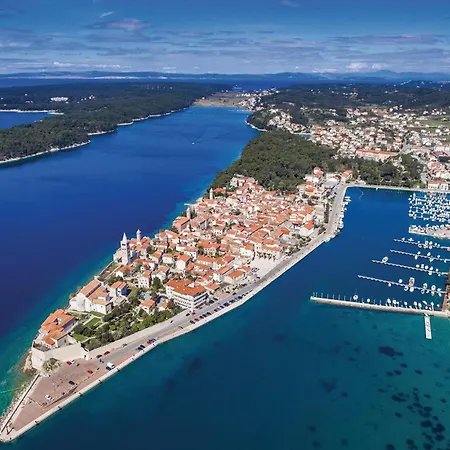 Luxurious In Supertarska Draga Supetarska Draga
