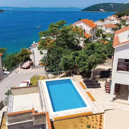 In Supertarska Draga With Wifi Holiday home Supetarska Draga