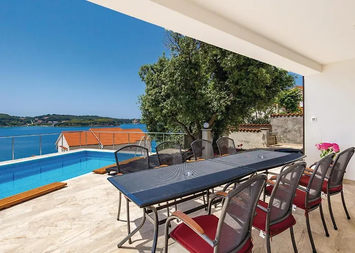 Pet Friendly In Supertarska Draga