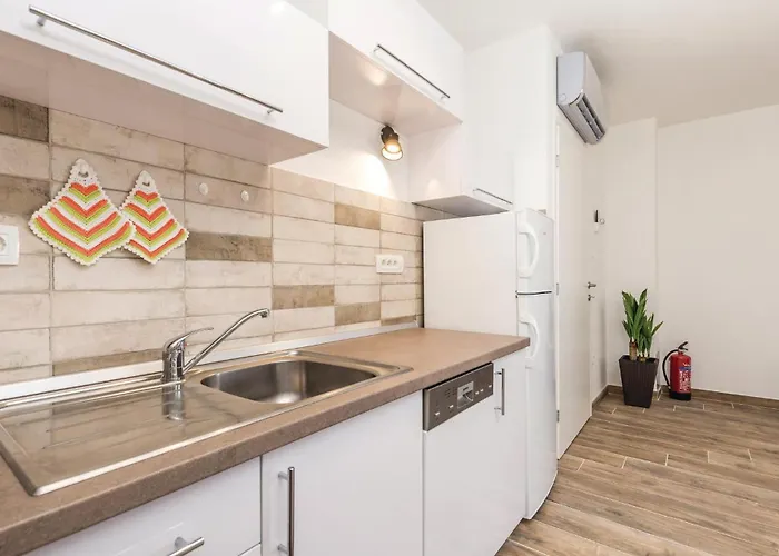 Pet Friendly In Supertarska Draga Nyaraló